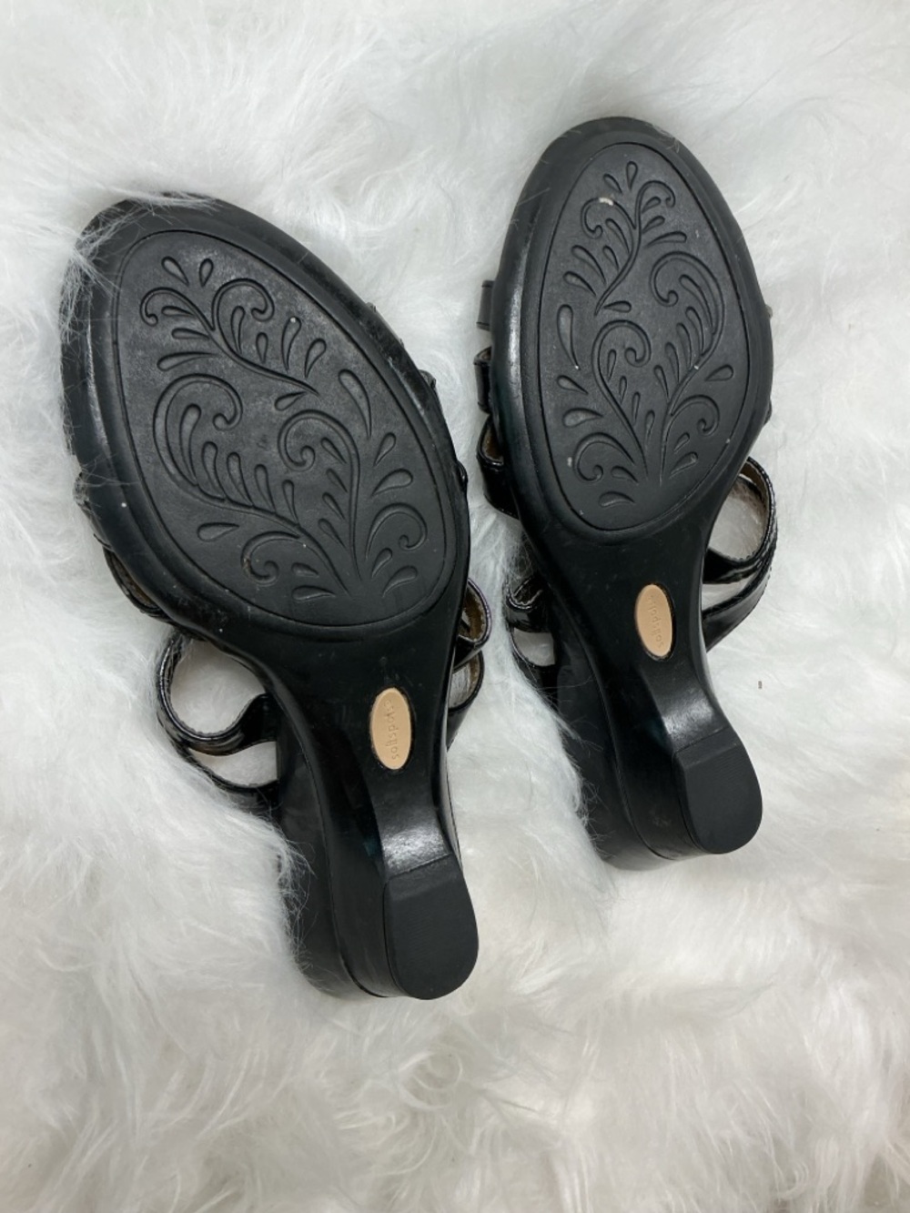 Softspots Black Patent Slide 2” heel Sandals 7.5 - Picture 6 of 7